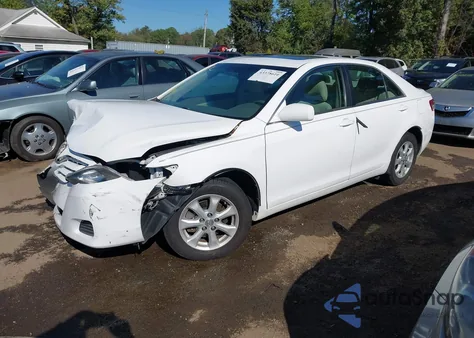 2011 Toyota Camry Le z USA, uszkodzony, nr VIN 4T1BF3EK6BU657606